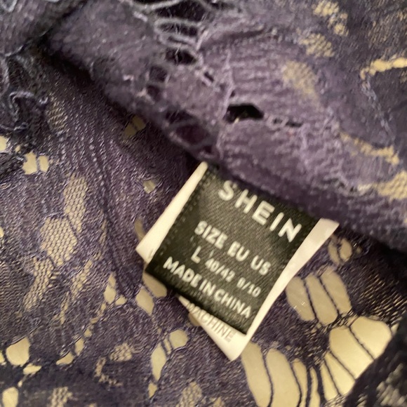 Beautiful Intricate Lace Detail Top - Picture 3 of 4